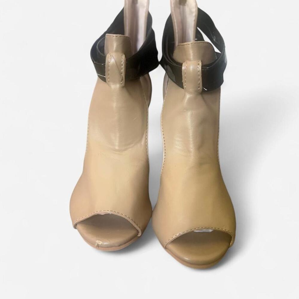 JUTI NUDE AND BLACK Peep-toe block heel-USA SIZE 7.5